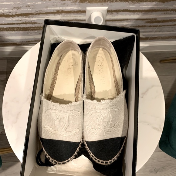 🤍 Chanel Linen Espadrilles 🤍 - Picture 2 of 4